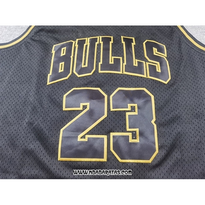 Camiseta Chicago Bulls Michael Jordan #23 Mitchell & Ness 1997-98 Oro Negro